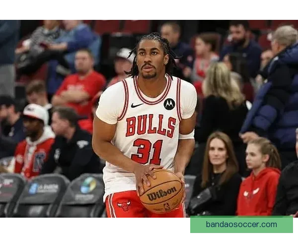 队记曝艾维赛后追问记者私密问题被裁公牛全队无人为他惋惜仍无人